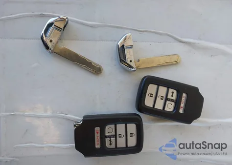 2019 Honda Insight Touring z USA, uszkodzony, nr VIN 19XZE4F99KE034244